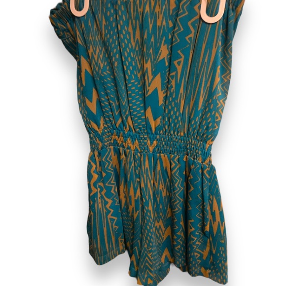 LOVE, FIRE Boho Chic Chevron Print Chiffon Strapless Ruffled Romper Medium - Picture 2 of 5